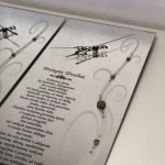 Graviruotas veidrodis-laikrodis su dėžute