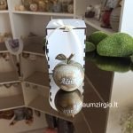 Graviruotas onikso obuolys 7 cm