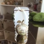 Graviruotas onikso obuolys 7 cm