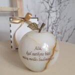 Graviruotas onikso obuolys Liudininkams12cm