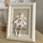 Keraminis angelas rėmelyje „Angelas sargas”