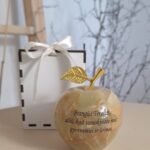 Graviruotas onikso obuolys Tėveliams 9 cm