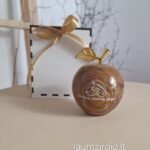 Graviruotas onikso obuolys 9cm “Vestuvių metinių proga”