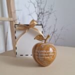 Graviruotas onikso obuolys 9cm “Įkurtuvių proga”