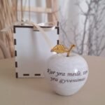 Graviruotas onikso obuolys “Kur yra meilė....”7 cm