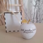 Graviruotas onikso obuolys “Sek paskui savo svajones”7 cm