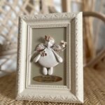 Keraminis angelas rėmelyje „Angelas sargas”