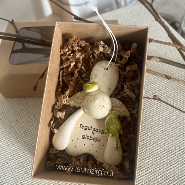 Keraminis angelas dėžutėje "Tegul saugo ir globoja"